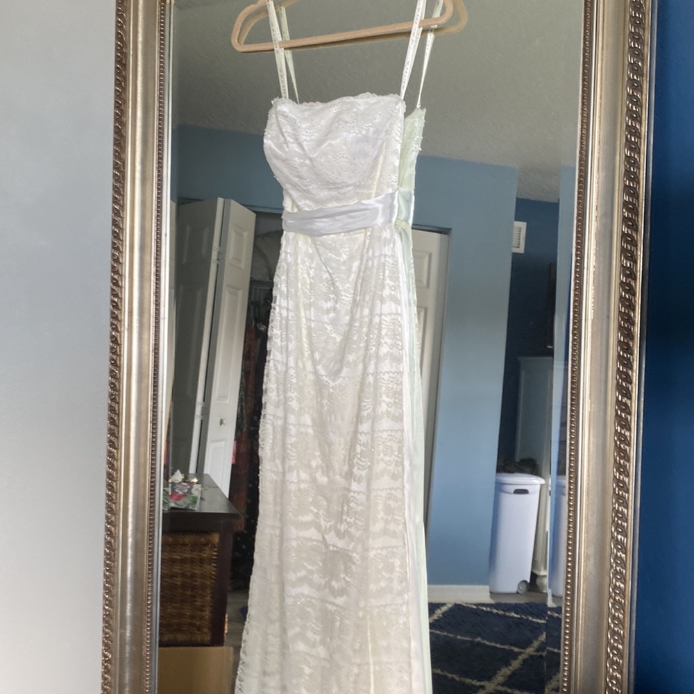 Lovely Davids Bridal lace gown with sequins [Ivory] - Picture 2 of 12